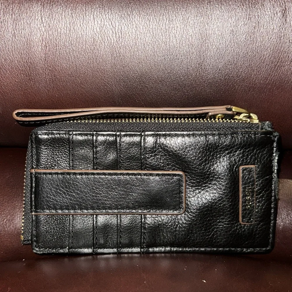 Fossil Leather Phone Wallet - Picture 13 of 15